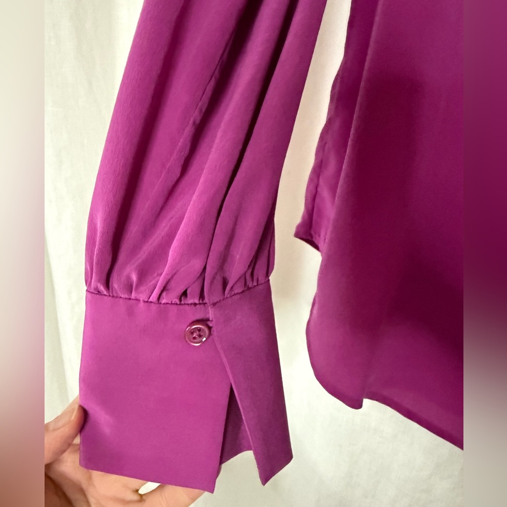 Equipment 100% silk Fuchsia Blouse with Removable Bow-Sz M - Picture 6 of 7